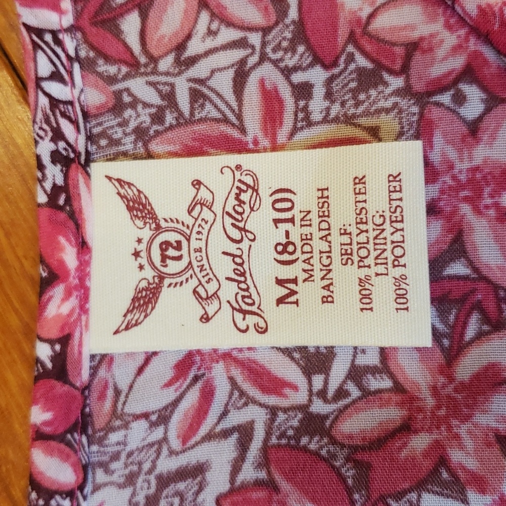 Women's size Medium floral tank top, pink lilies - Picture 3 of 10